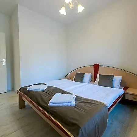 Zamecka Zahrada 게스트하우스 3*